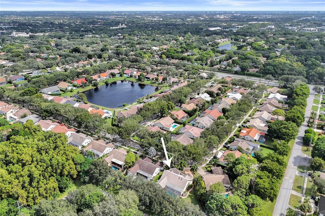 For Rent: $6,900 (4 beds, 2 baths, 2499 Square Feet)