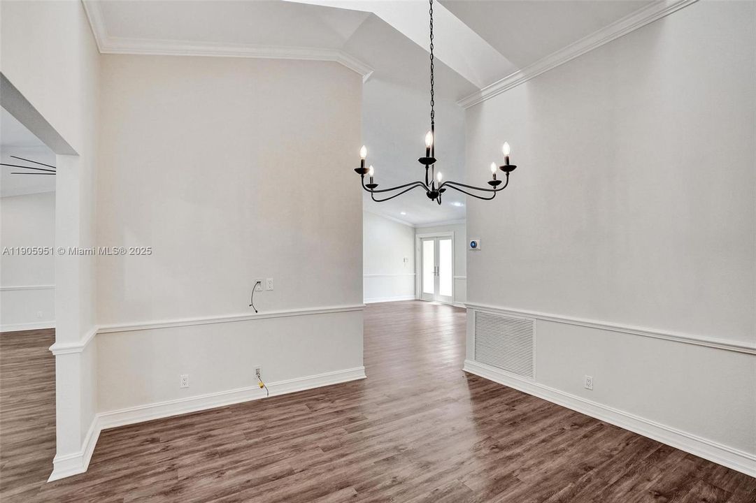 For Rent: $6,900 (4 beds, 2 baths, 2499 Square Feet)