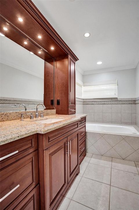 For Rent: $6,900 (4 beds, 2 baths, 2499 Square Feet)