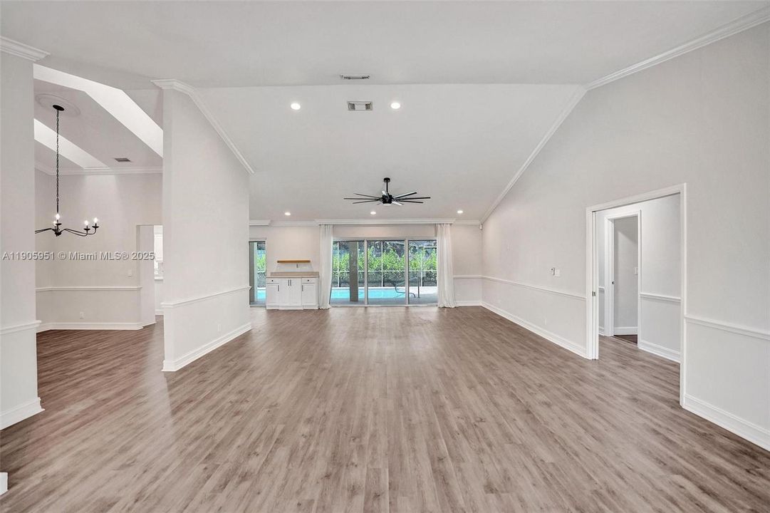 For Rent: $6,900 (4 beds, 2 baths, 2499 Square Feet)