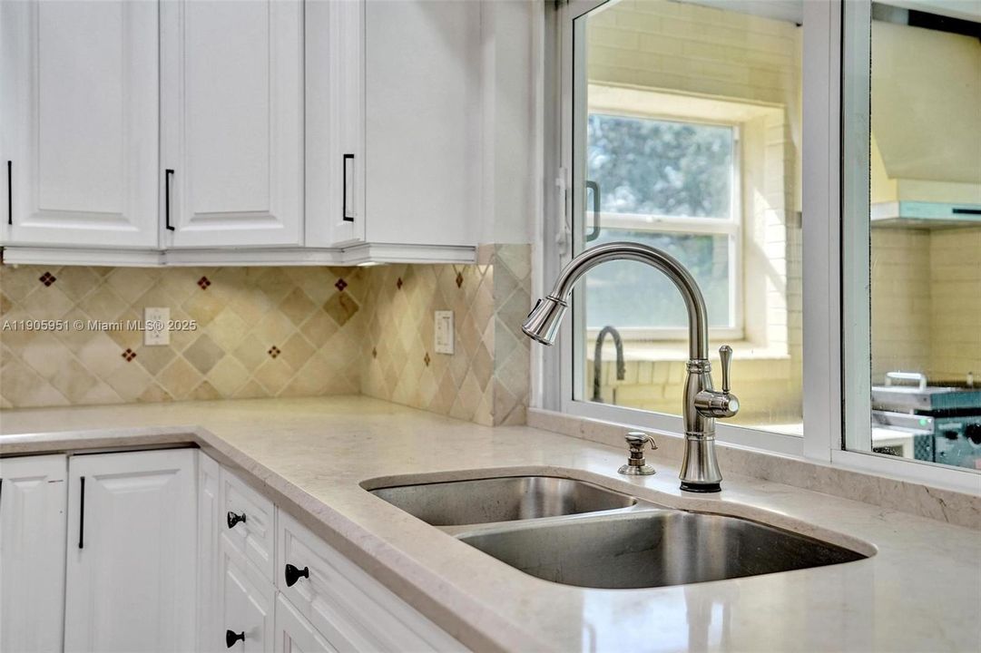 For Rent: $6,900 (4 beds, 2 baths, 2499 Square Feet)