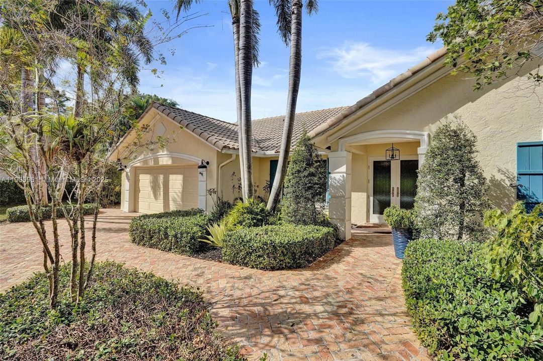 For Rent: $6,900 (4 beds, 2 baths, 2499 Square Feet)