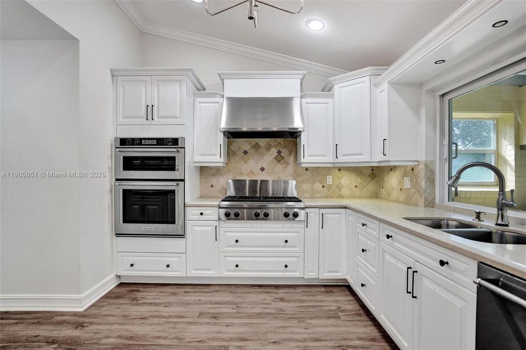 For Rent: $6,900 (4 beds, 2 baths, 2499 Square Feet)