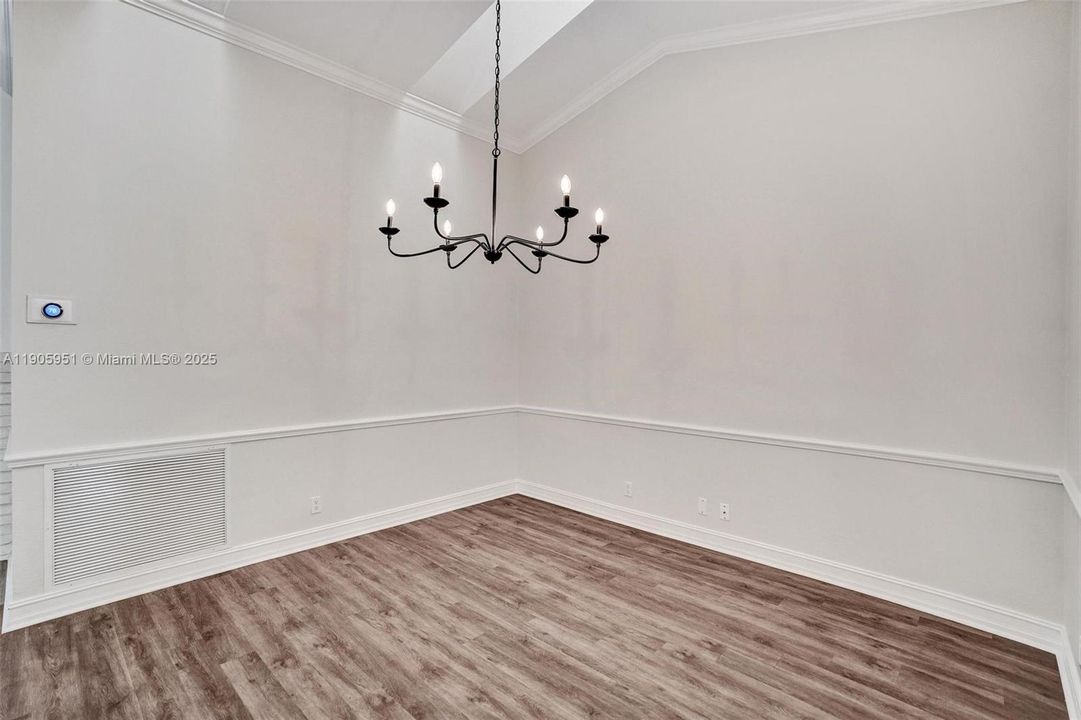 For Rent: $6,900 (4 beds, 2 baths, 2499 Square Feet)