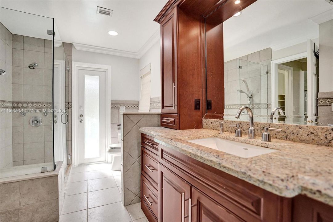 For Rent: $6,900 (4 beds, 2 baths, 2499 Square Feet)