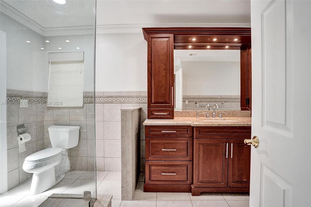 For Rent: $6,900 (4 beds, 2 baths, 2499 Square Feet)