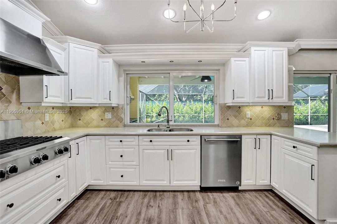 For Rent: $6,900 (4 beds, 2 baths, 2499 Square Feet)