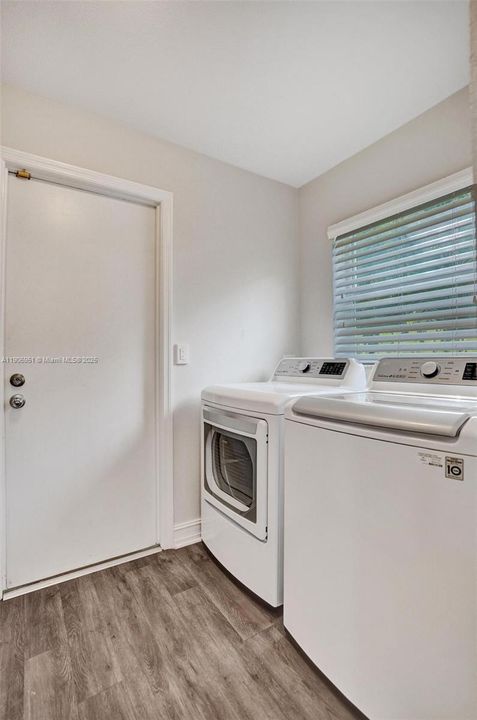 For Rent: $6,900 (4 beds, 2 baths, 2499 Square Feet)