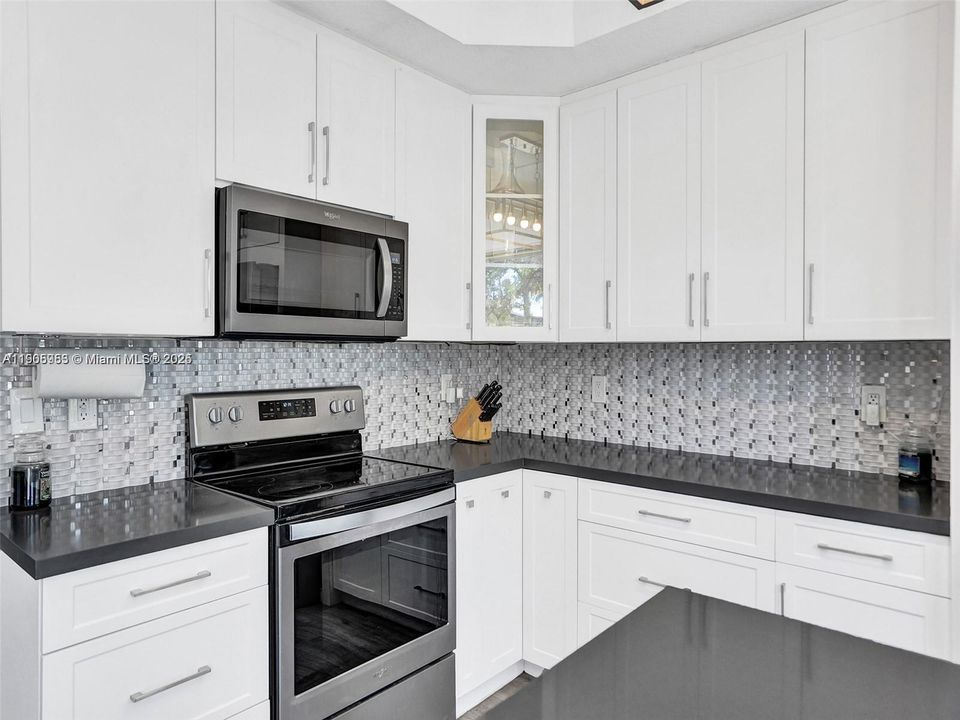 Под контрактом: $2,650 (2 спален, 2 ванн, 1410 Квадратных фут)