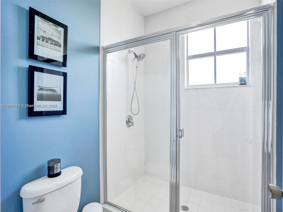 Под контрактом: $2,650 (2 спален, 2 ванн, 1410 Квадратных фут)