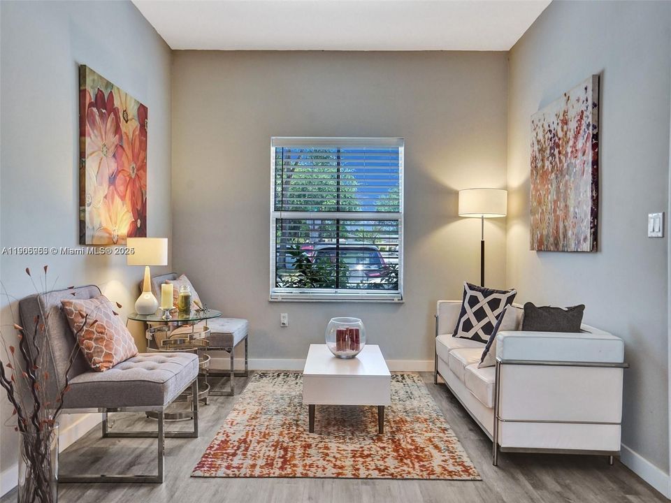 Под контрактом: $2,650 (2 спален, 2 ванн, 1410 Квадратных фут)