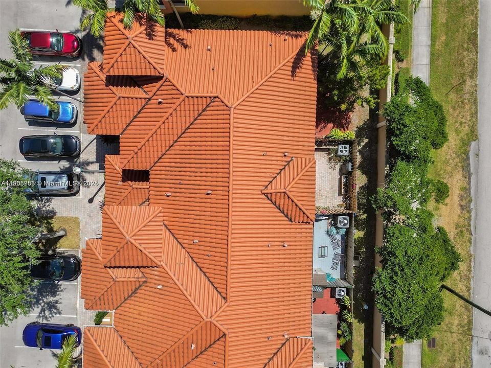 Под контрактом: $2,650 (2 спален, 2 ванн, 1410 Квадратных фут)