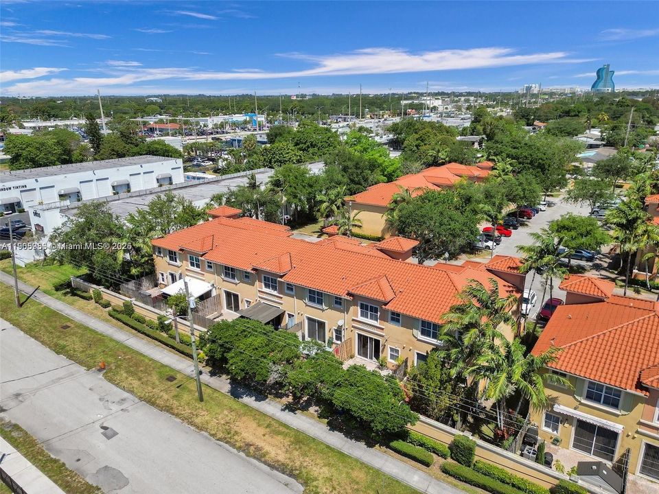 Под контрактом: $2,650 (2 спален, 2 ванн, 1410 Квадратных фут)