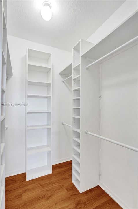 Под контрактом: $2,650 (2 спален, 2 ванн, 1410 Квадратных фут)