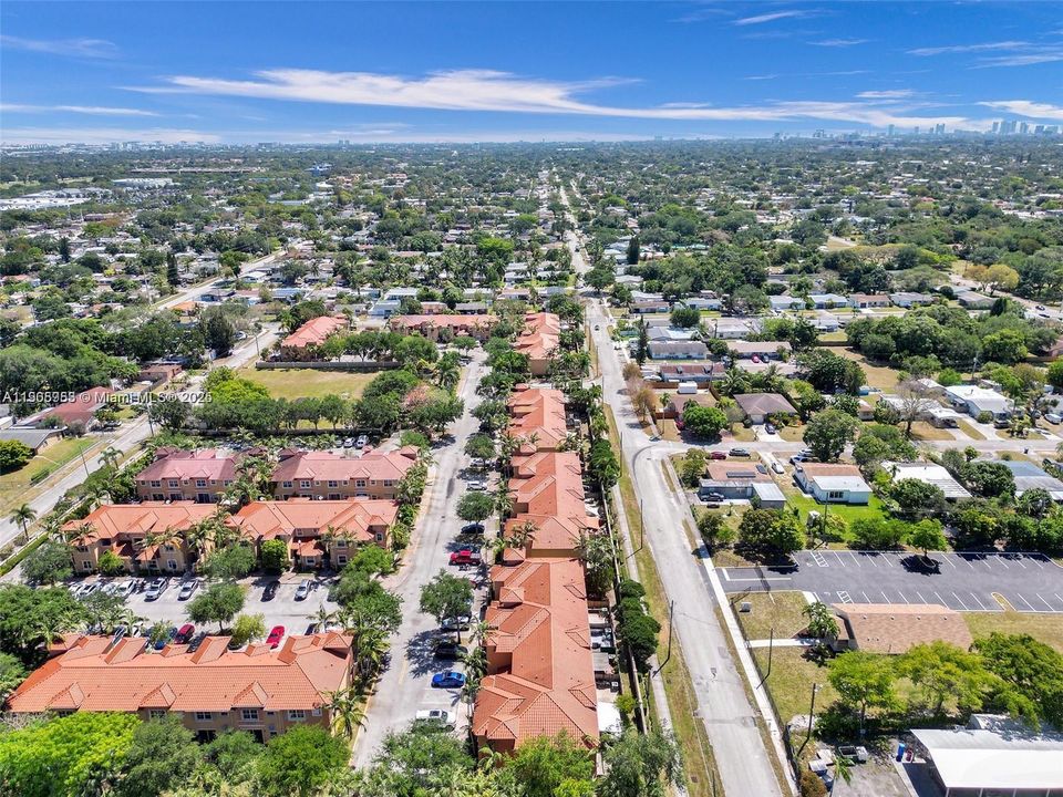 Под контрактом: $2,650 (2 спален, 2 ванн, 1410 Квадратных фут)