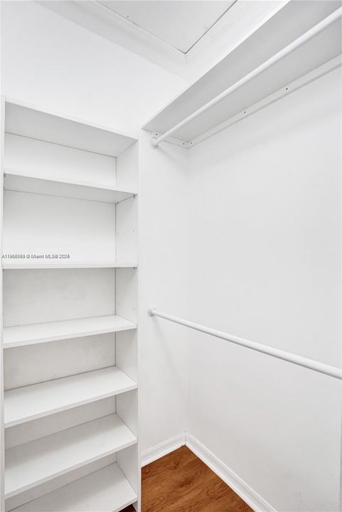 Под контрактом: $2,650 (2 спален, 2 ванн, 1410 Квадратных фут)