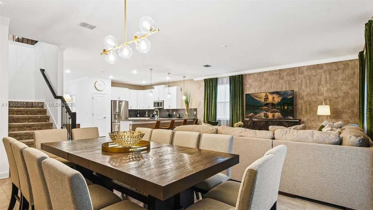 For Sale: $939,000 (8 beds, 5 baths, 4289 Square Feet)