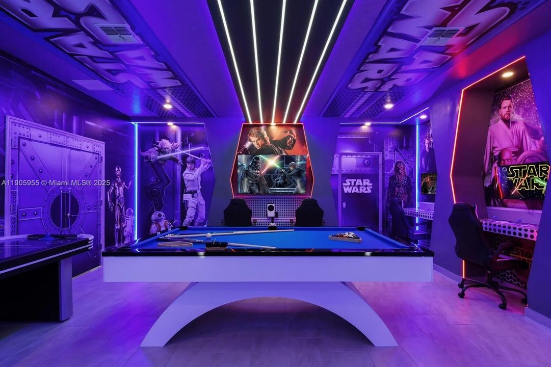 For Sale: $939,000 (8 beds, 5 baths, 4289 Square Feet)