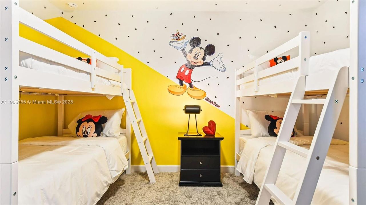 For Sale: $939,000 (8 beds, 5 baths, 4289 Square Feet)