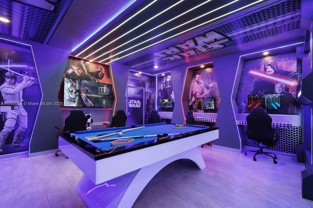 For Sale: $939,000 (8 beds, 5 baths, 4289 Square Feet)