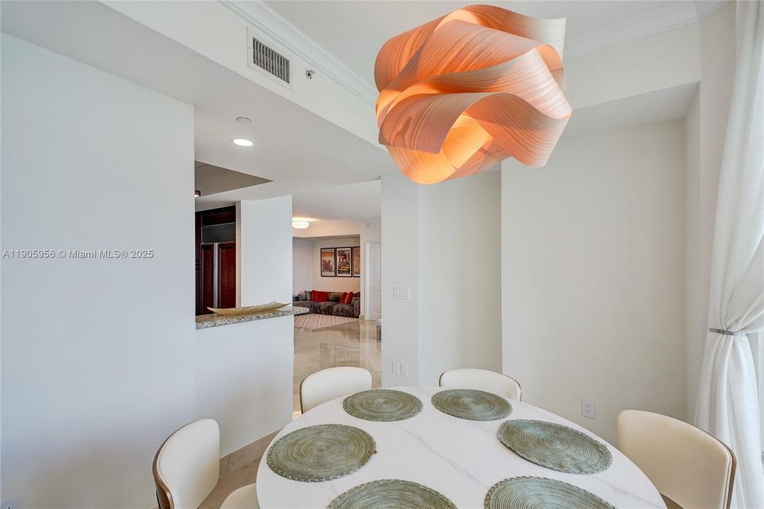 For Sale: $3,150,000 (3 beds, 3 baths, 2214 Square Feet)