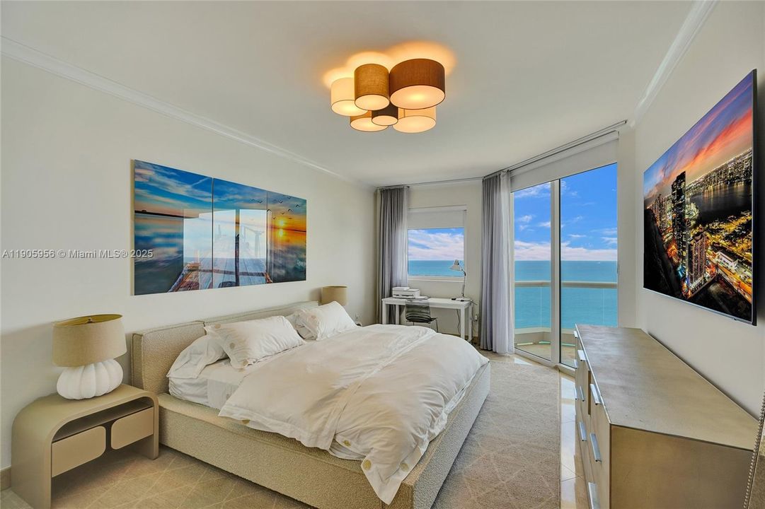 For Sale: $3,150,000 (3 beds, 3 baths, 2214 Square Feet)