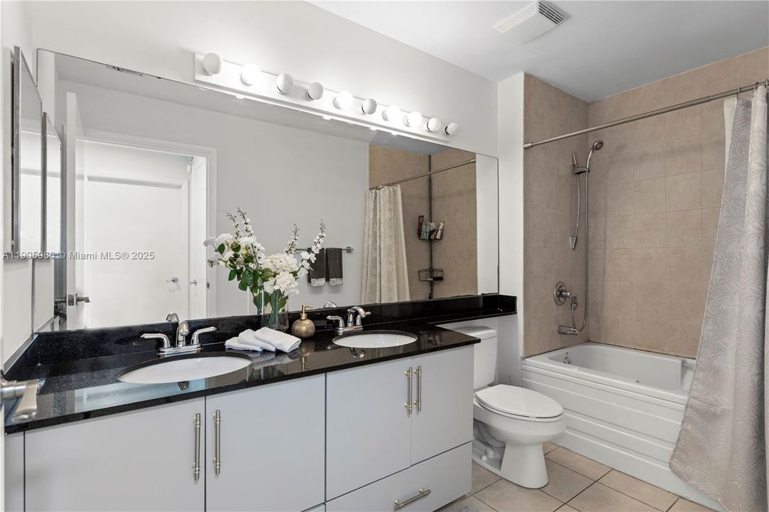 For Sale: $850,000 (3 beds, 2 baths, 1419 Square Feet)