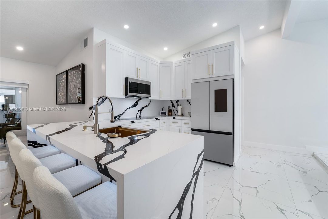 For Sale: $650,000 (3 beds, 2 baths, 1514 Square Feet)