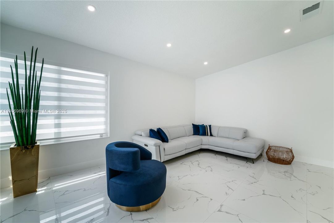 For Sale: $650,000 (3 beds, 2 baths, 1514 Square Feet)