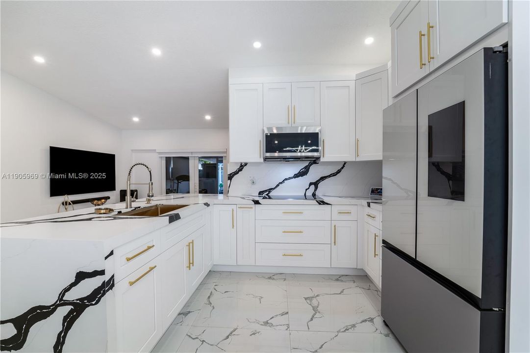 For Sale: $650,000 (3 beds, 2 baths, 1514 Square Feet)