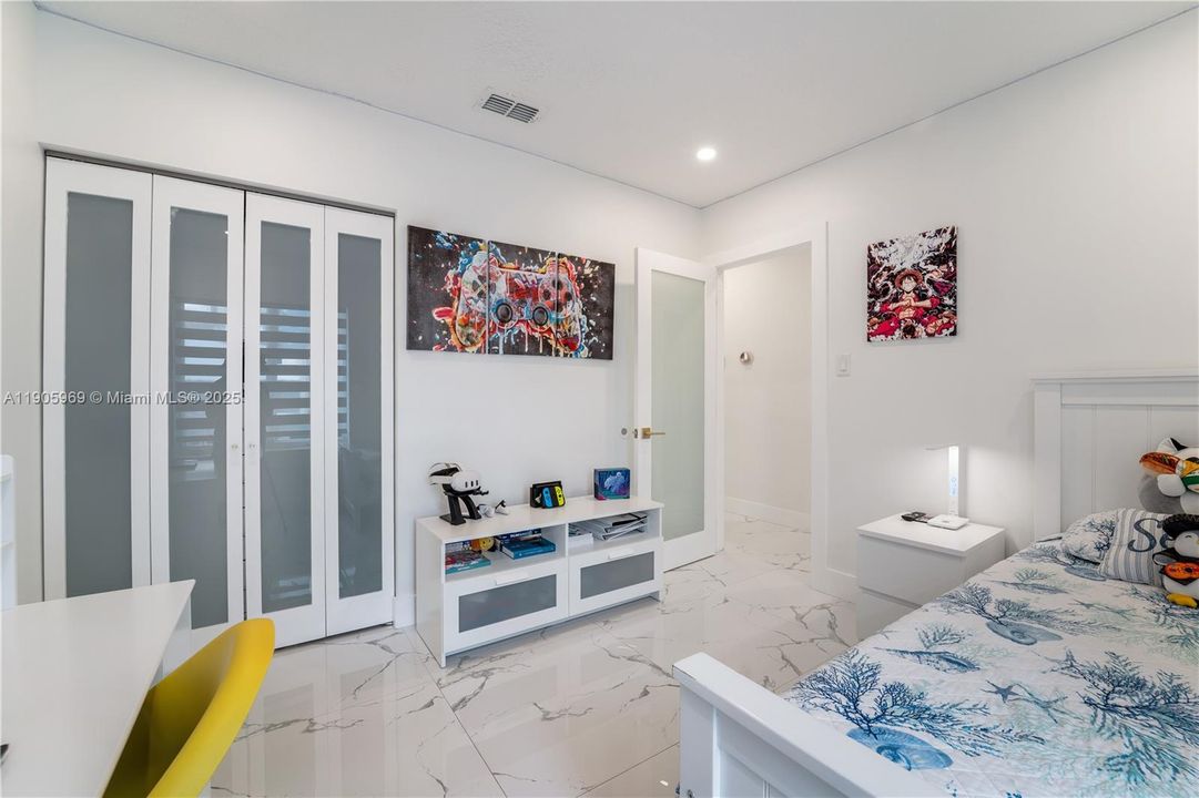 For Sale: $650,000 (3 beds, 2 baths, 1514 Square Feet)