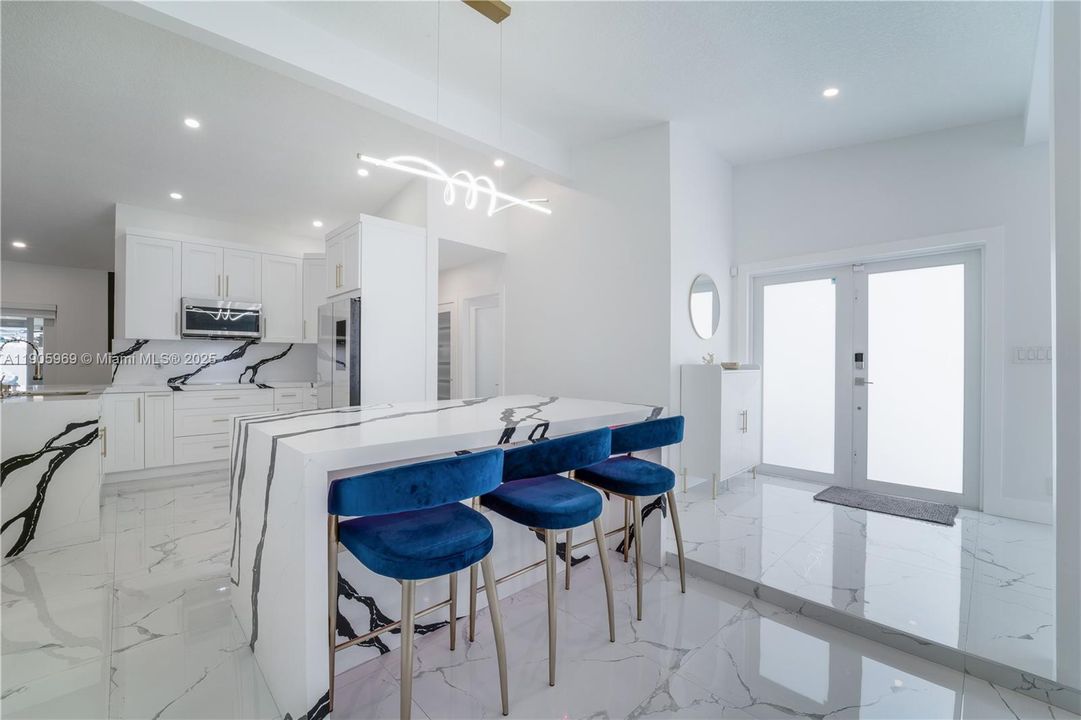 For Sale: $650,000 (3 beds, 2 baths, 1514 Square Feet)