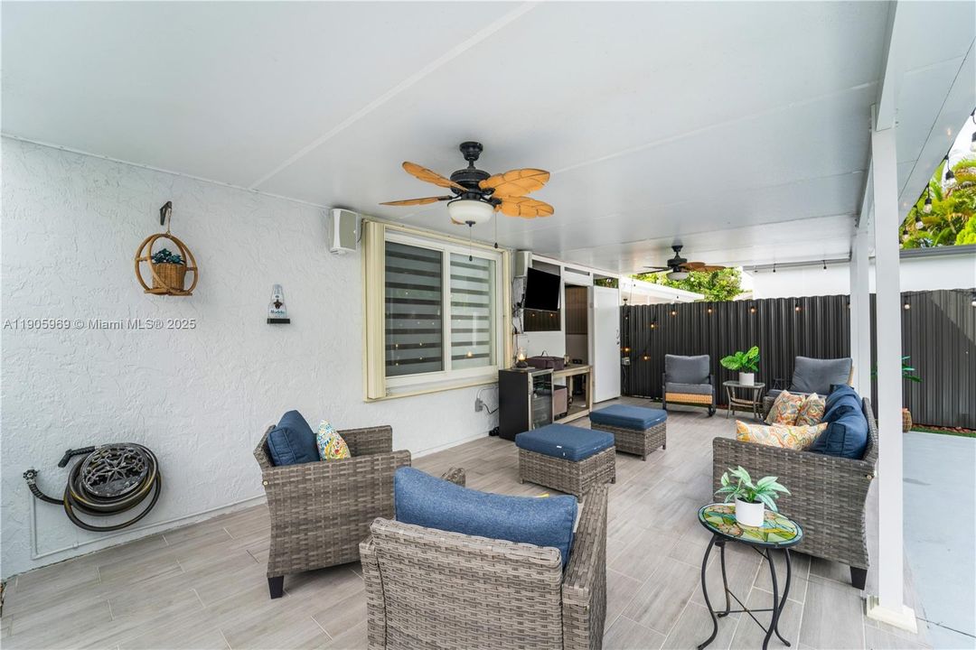 For Sale: $650,000 (3 beds, 2 baths, 1514 Square Feet)