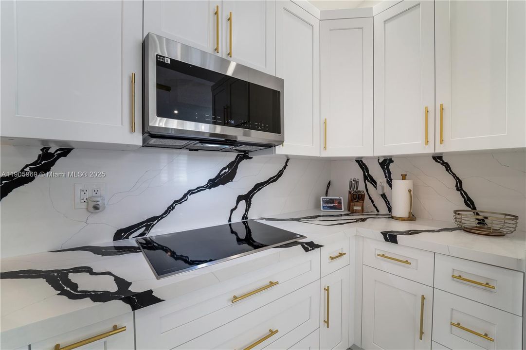 For Sale: $650,000 (3 beds, 2 baths, 1514 Square Feet)