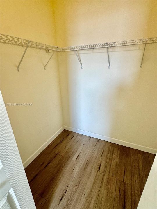 For Sale: $380,000 (2 beds, 2 baths, 1422 Square Feet)