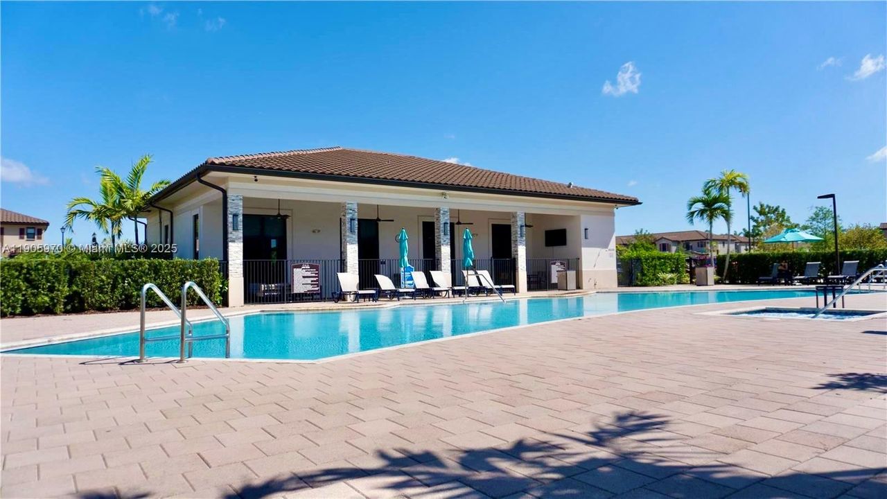 For Sale: $380,000 (2 beds, 2 baths, 1422 Square Feet)