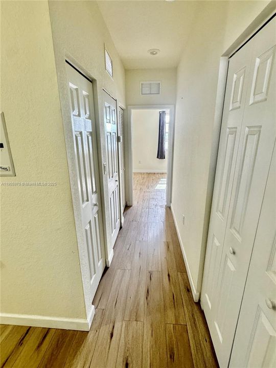 For Sale: $380,000 (2 beds, 2 baths, 1422 Square Feet)