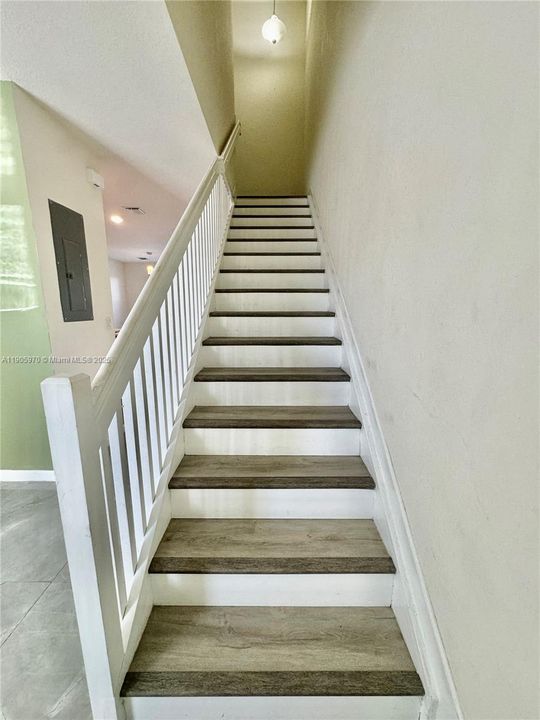 For Sale: $380,000 (2 beds, 2 baths, 1422 Square Feet)