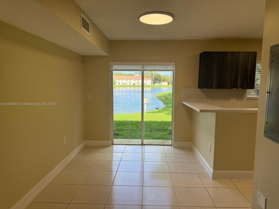 出租: $1,850 (3 贝兹, 2 浴室, 1099 平方英尺)