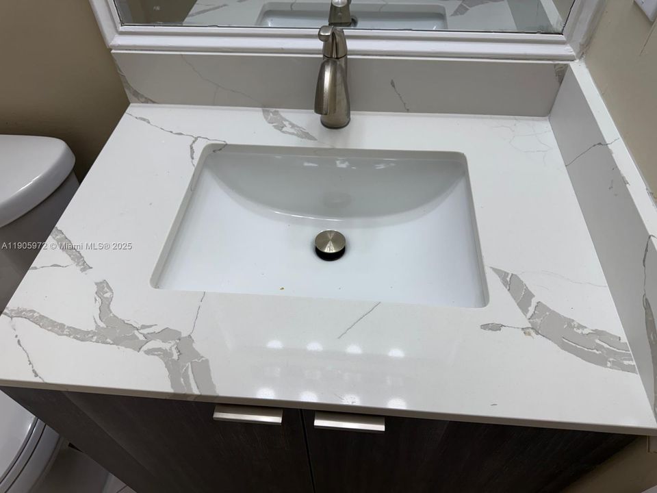 出租: $1,850 (3 贝兹, 2 浴室, 1099 平方英尺)