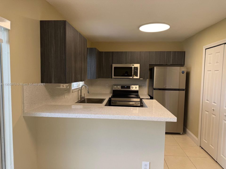 出租: $1,850 (3 贝兹, 2 浴室, 1099 平方英尺)