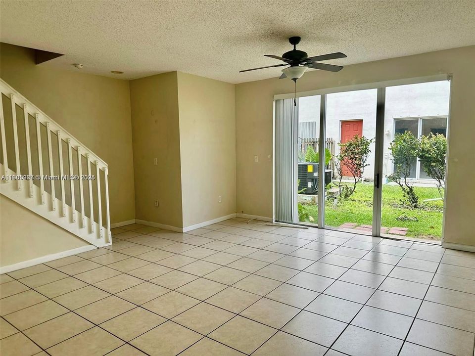 待售: $344,900 (3 贝兹, 3 浴室, 1428 平方英尺)