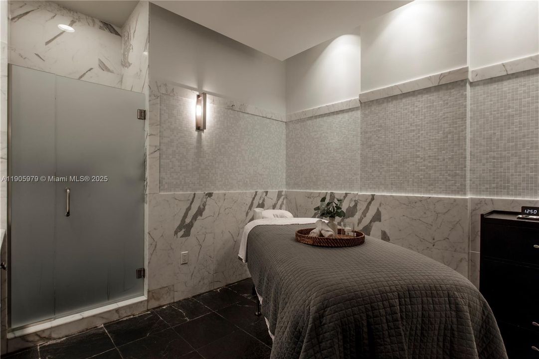 For Sale: $6,000,000 (3 beds, 3 baths, 2959 Square Feet)