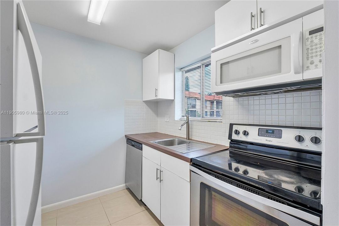 For Rent: $1,550 (1 beds, 1 baths, 616 Square Feet)