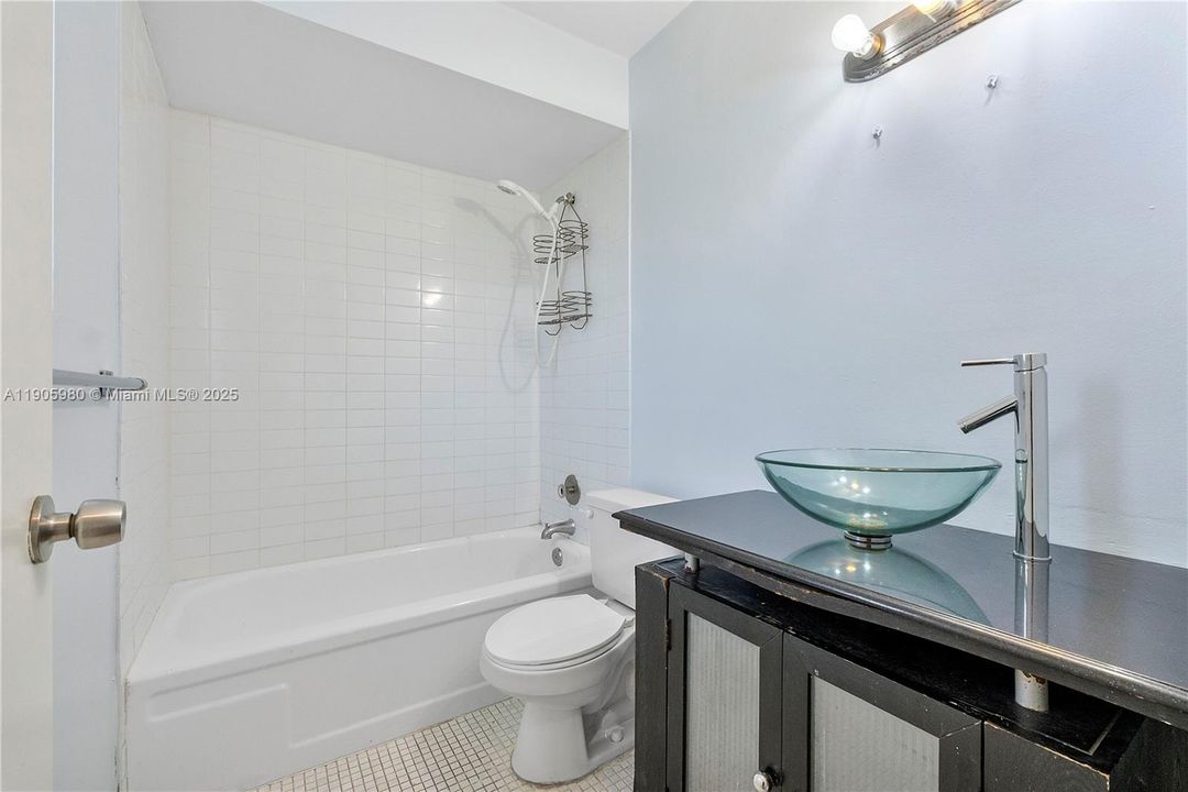 For Rent: $1,550 (1 beds, 1 baths, 616 Square Feet)