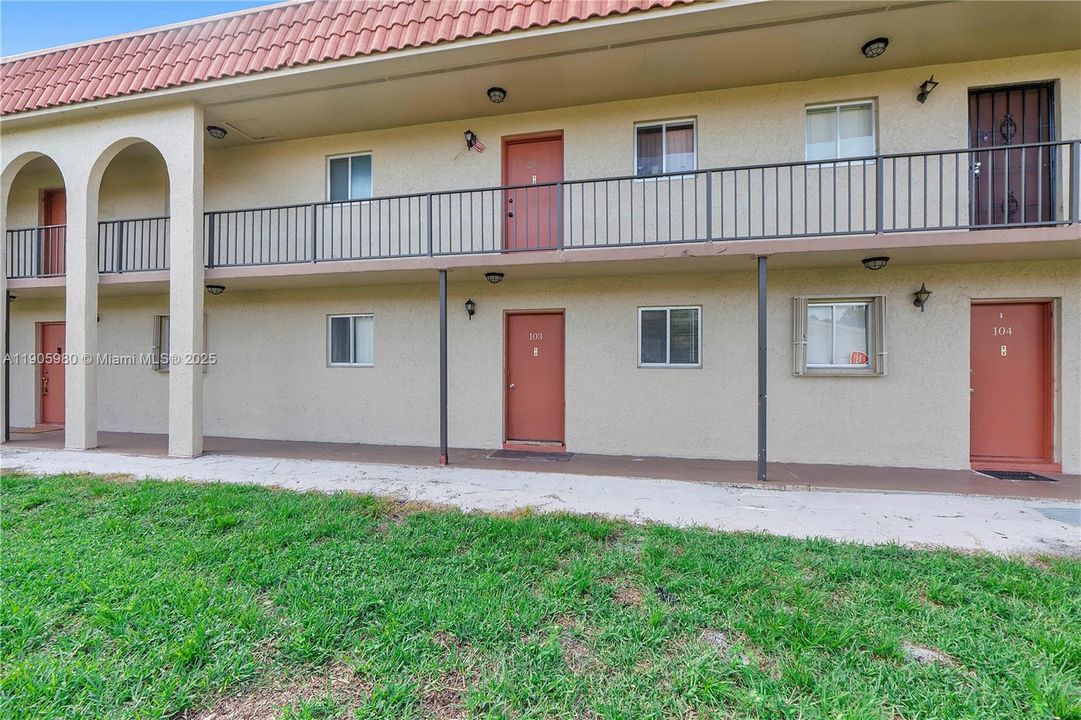 For Rent: $1,550 (1 beds, 1 baths, 616 Square Feet)