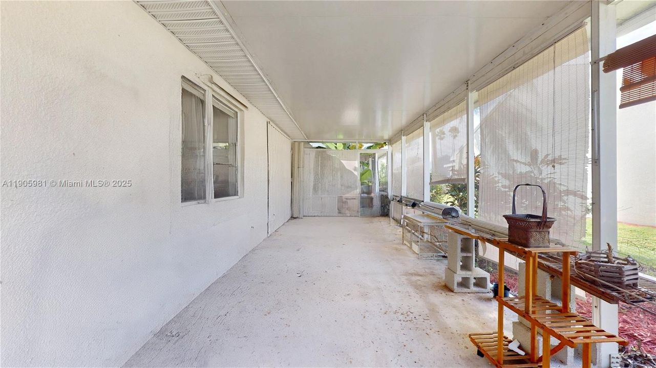 For Sale: $295,000 (2 beds, 2 baths, 1286 Square Feet)