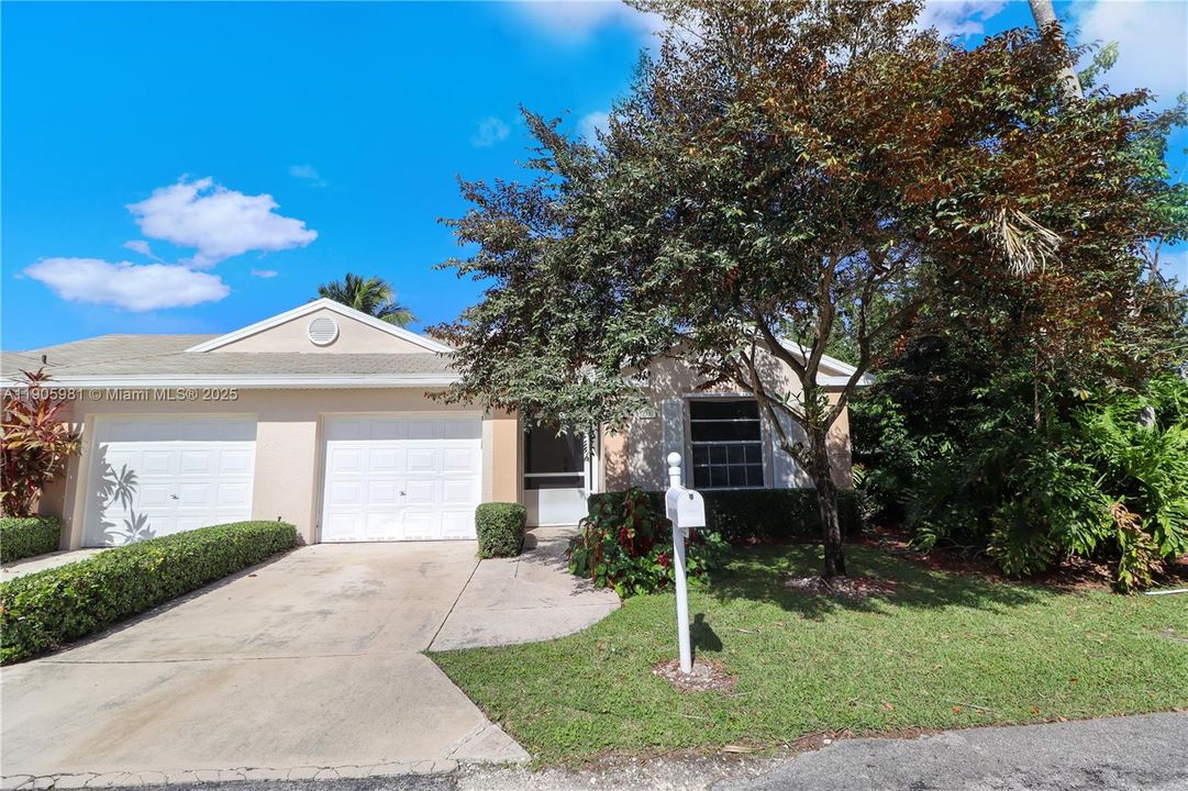 For Sale: $295,000 (2 beds, 2 baths, 1286 Square Feet)