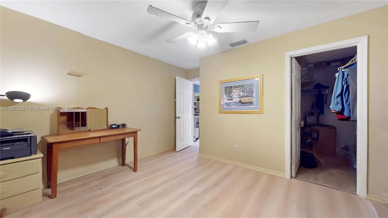 For Sale: $295,000 (2 beds, 2 baths, 1286 Square Feet)