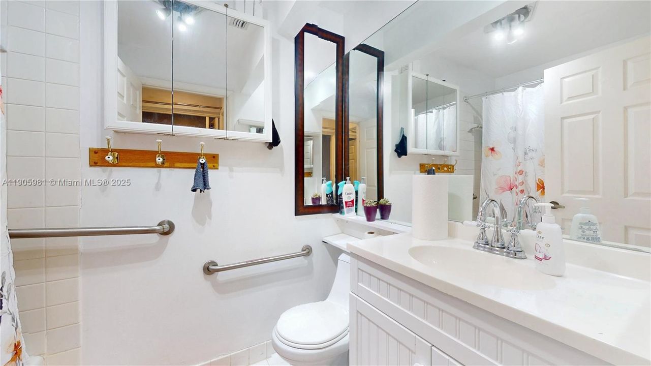 For Sale: $295,000 (2 beds, 2 baths, 1286 Square Feet)